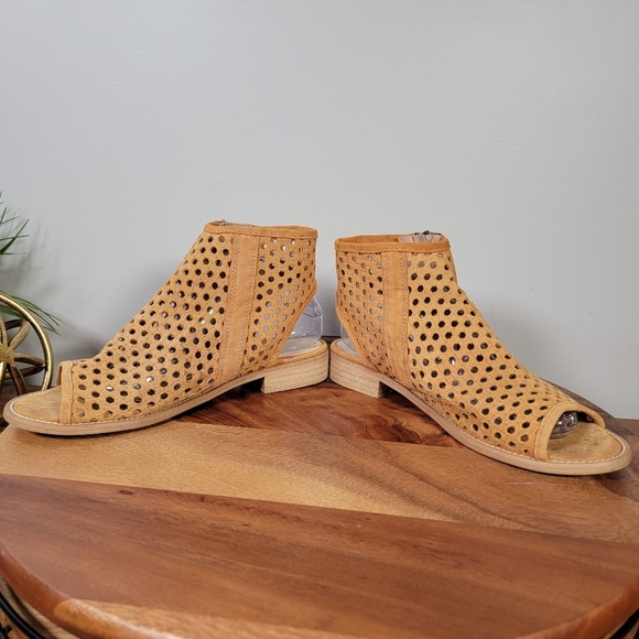 Musse & Cloud Tan Perforated Women's Ankle Boots Size 39 - Picture 10 of 17